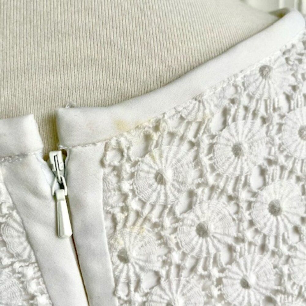A Pea in the Pod Maternity White Eyelet Lace Dress Size Large - Picture 5 of 6